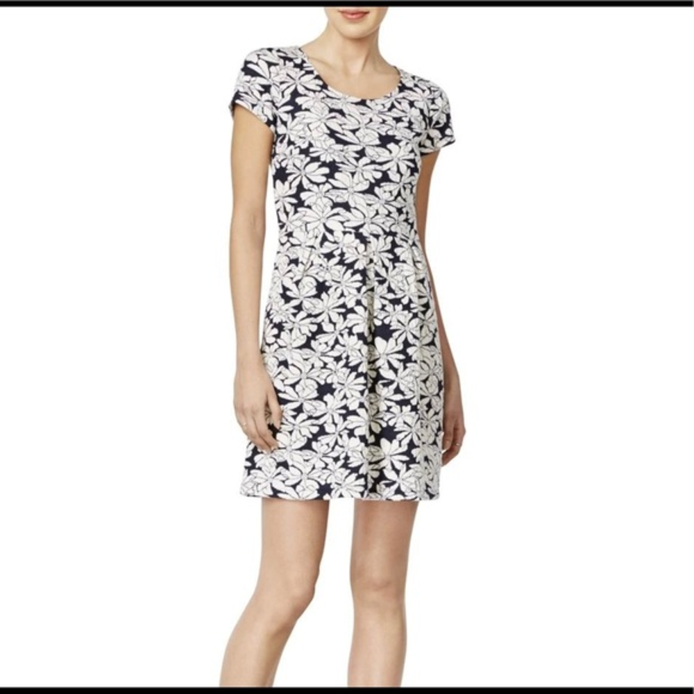 Maison Jules blue‎ and white floral fit and flare dress small